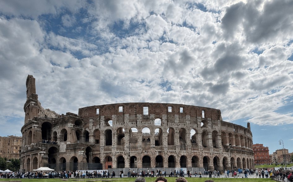 Un gruppo di amici davanti al Colosseo