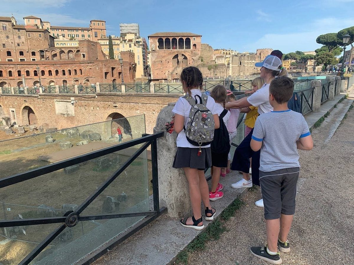 Children at the railing above Trajan’s Forum